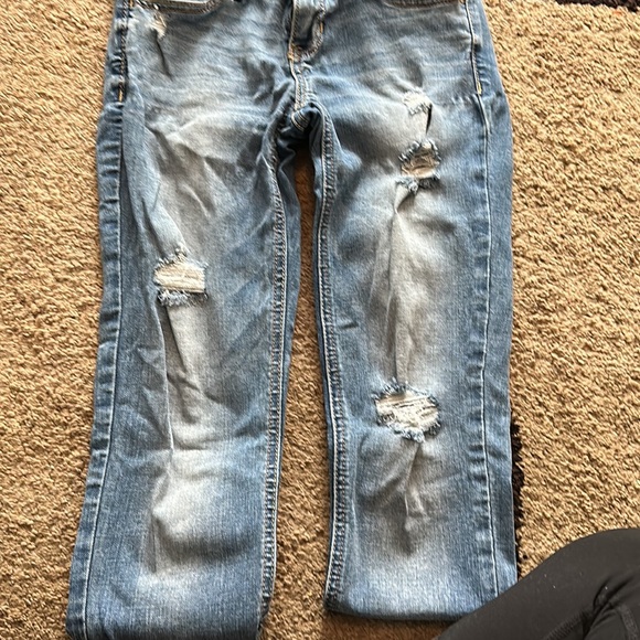 Minimal ripped jeans - Picture 3 of 3